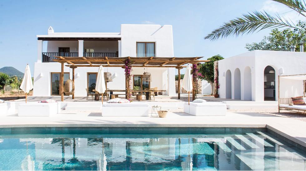 luxury villas for rent